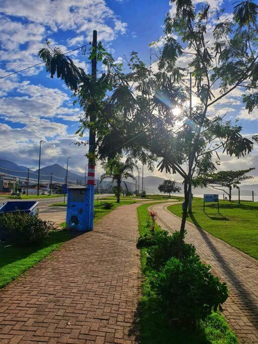 100Mts Da Praia Com Churrasqueira, Piscina E Wi-Fi Caraguatatuba Ngoại thất bức ảnh