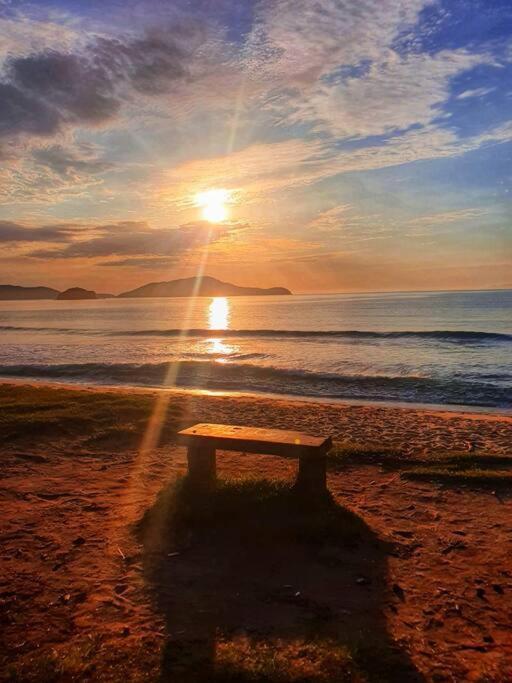 100Mts Da Praia Com Churrasqueira, Piscina E Wi-Fi Caraguatatuba Ngoại thất bức ảnh